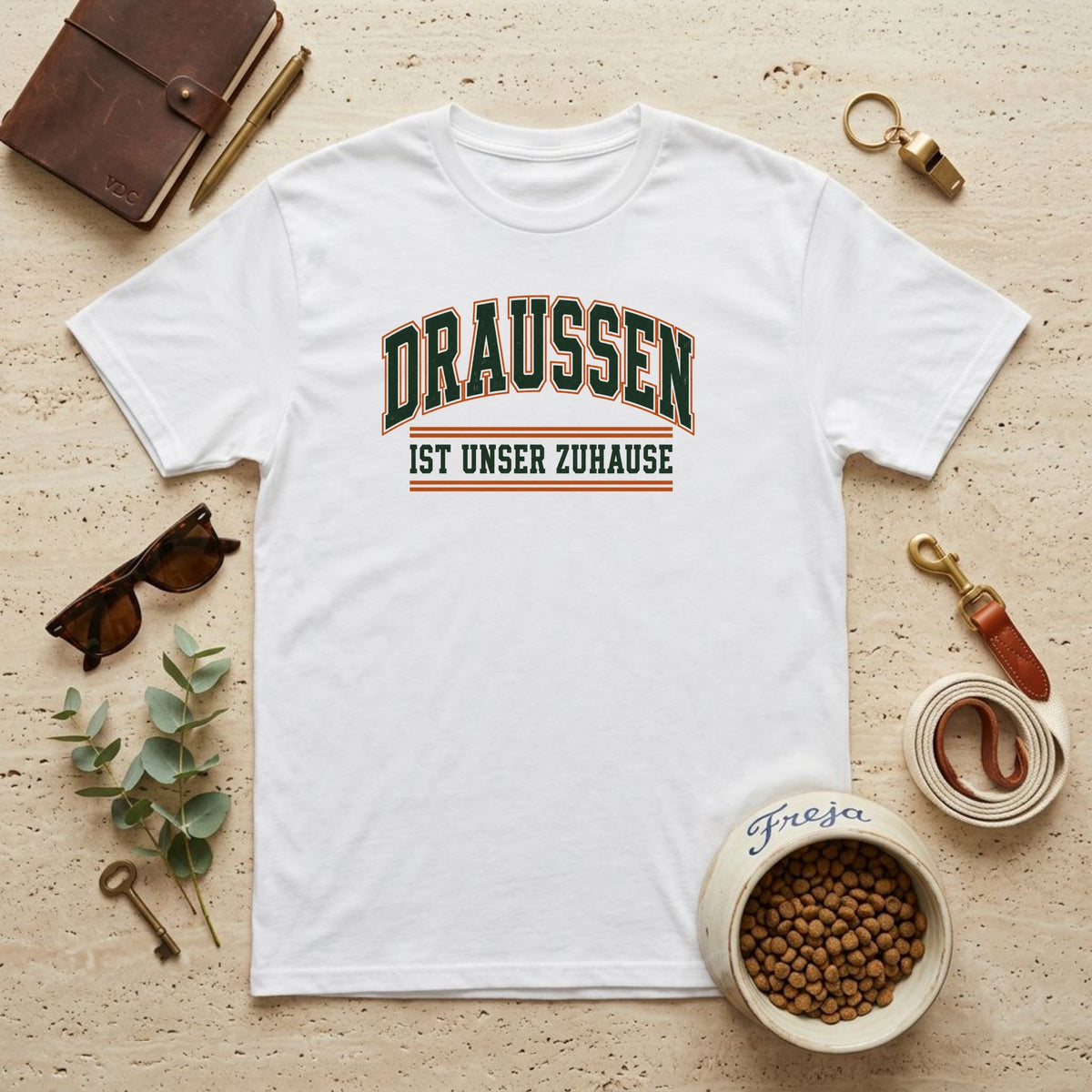 Draußen ist unser Zuhause – Unisex T-Shirt