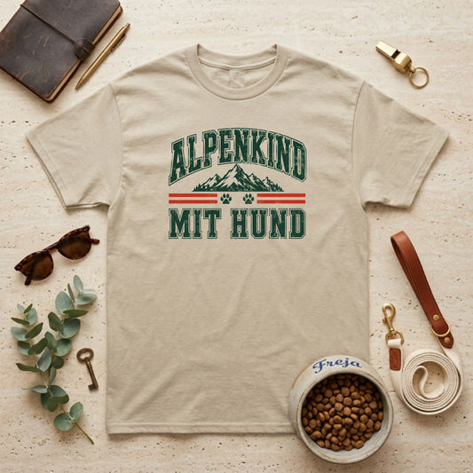 Alpenkind mit Hund – Unisex T-Shirt