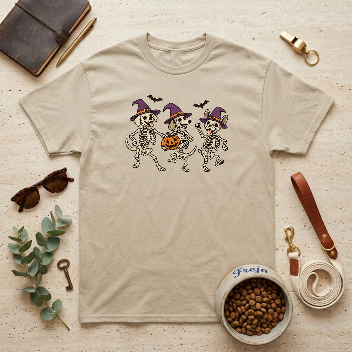 Hunde mit Hexenhüten – Unisex T-Shirt