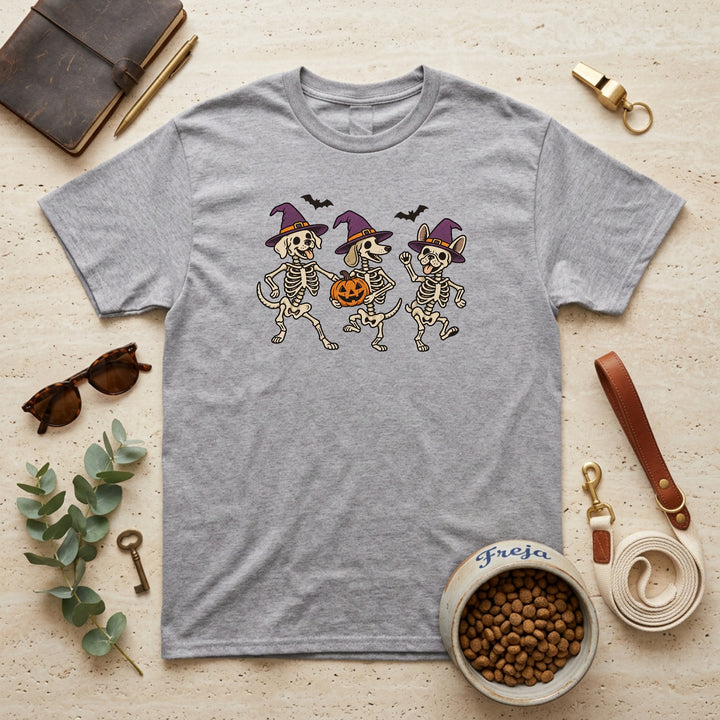 Hunde mit Hexenhüten – Unisex T-Shirt