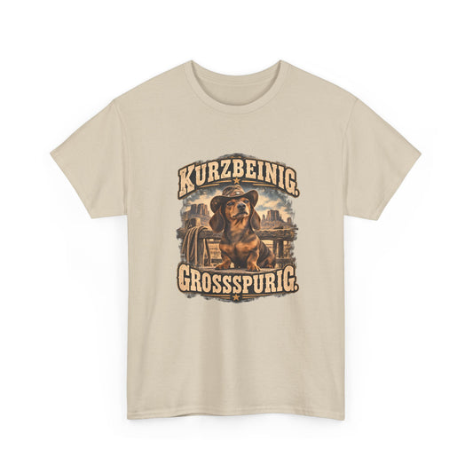 Kurzbeinig, großspurig – Western Dackel T-Shirt