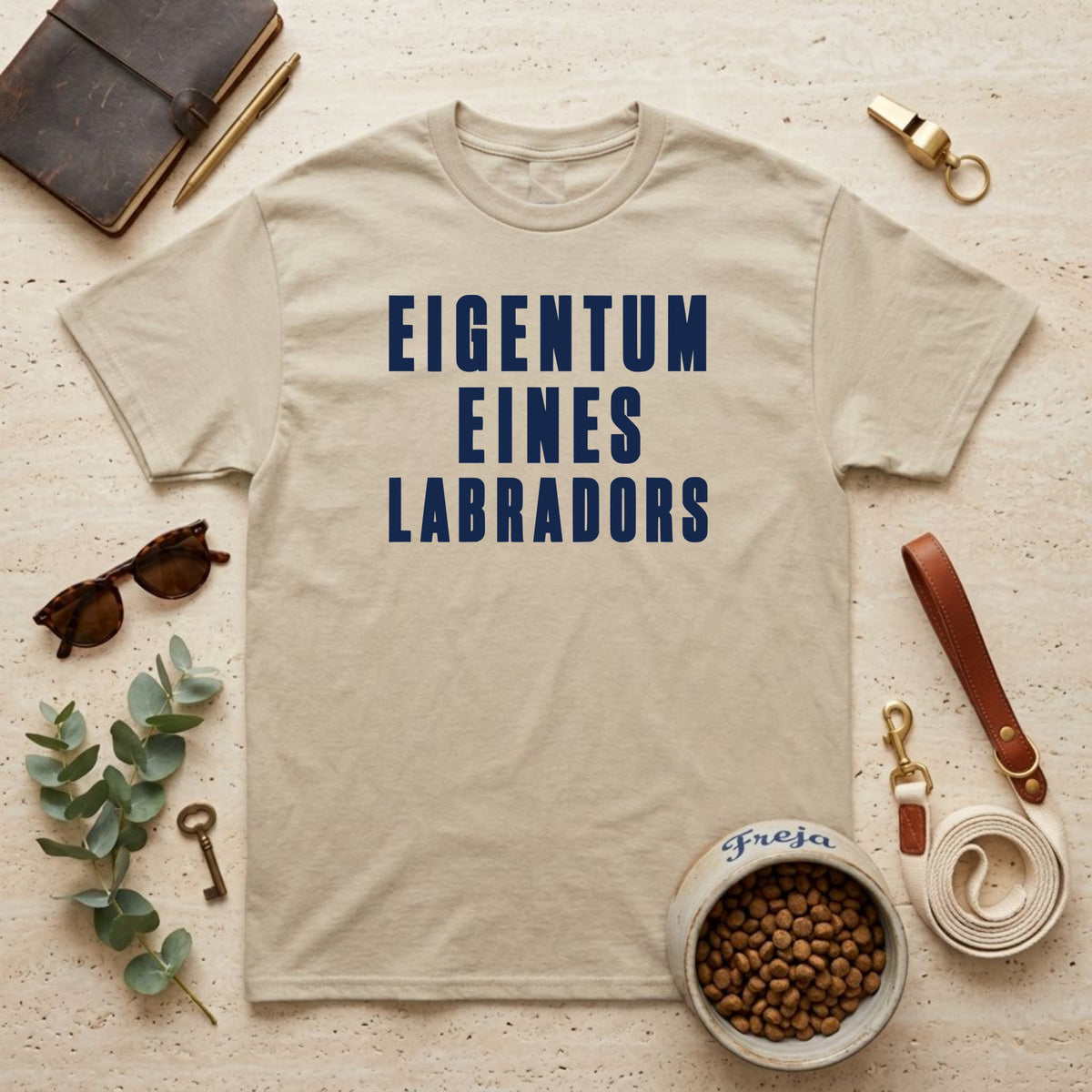 Eigentum eines Labradors – Unisex T-Shirt