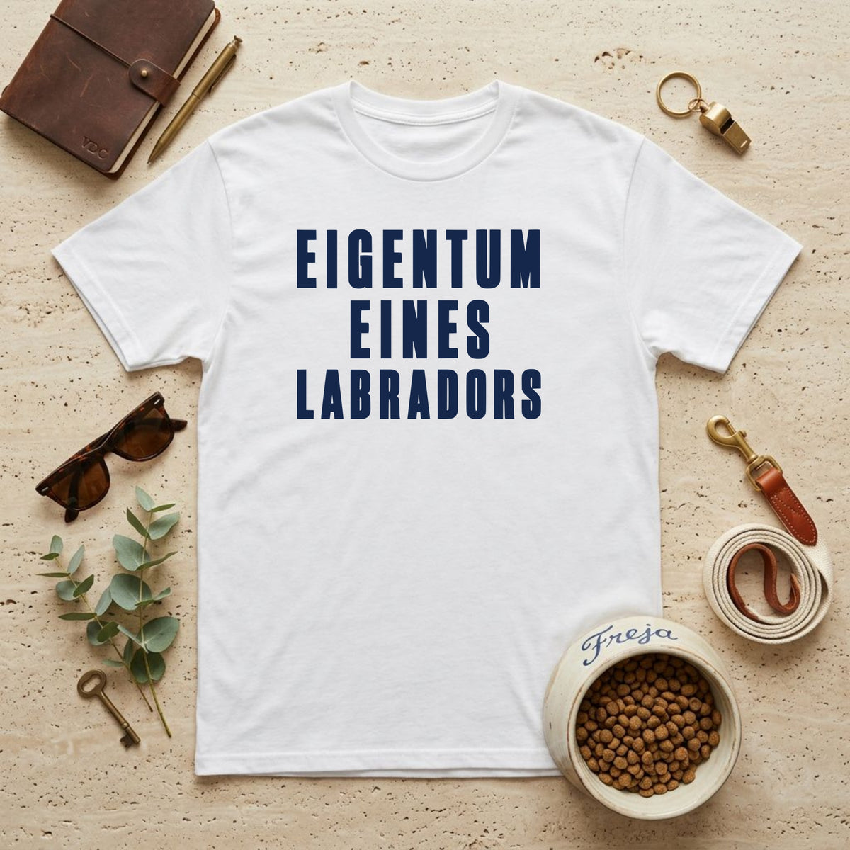 Eigentum eines Labradors – Unisex T-Shirt