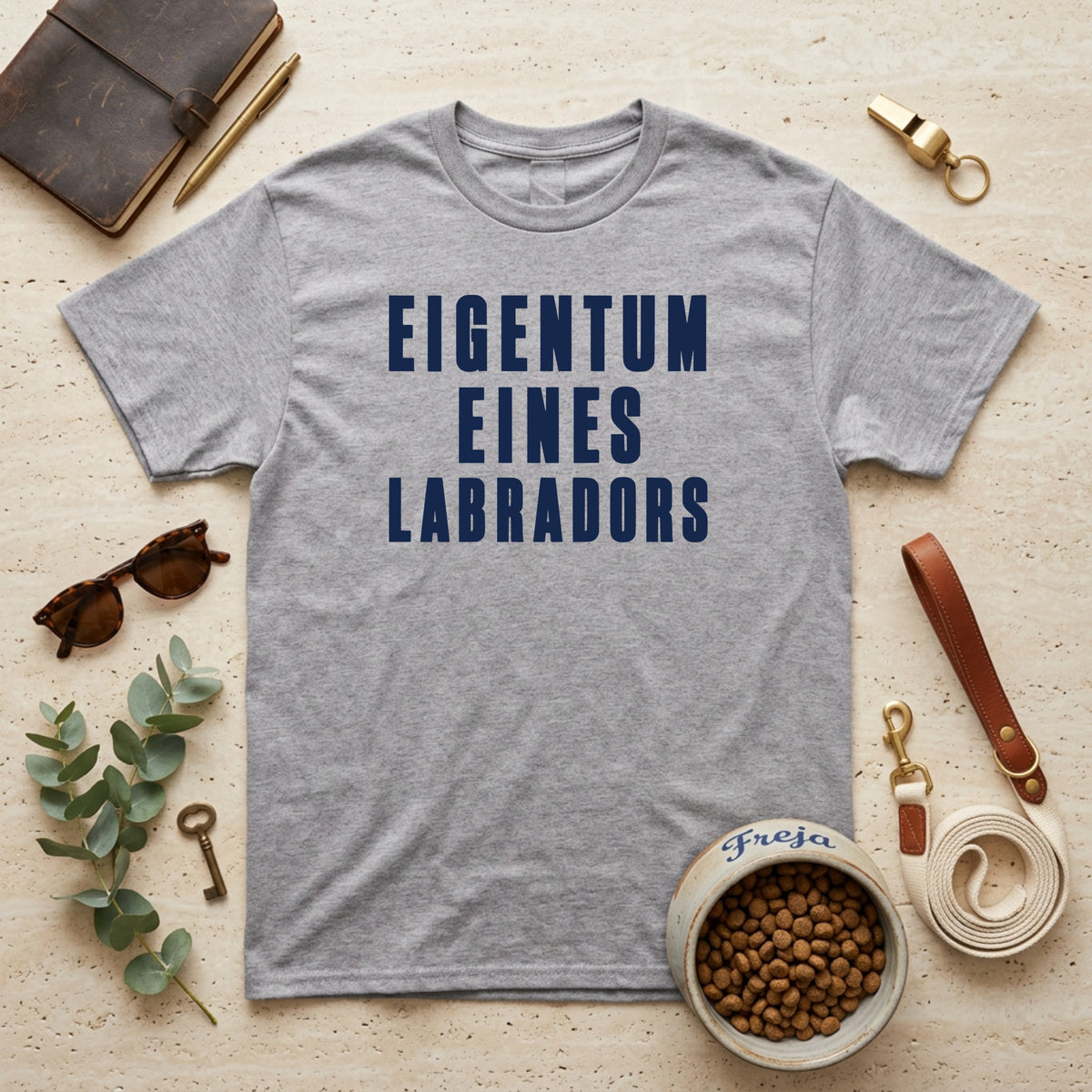 Eigentum eines Labradors – Unisex T-Shirt