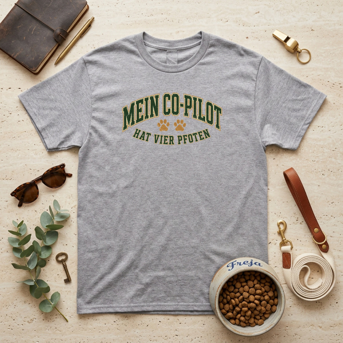 Mein Co-Pilot hat vier Pfoten – Unisex T-Shirt
