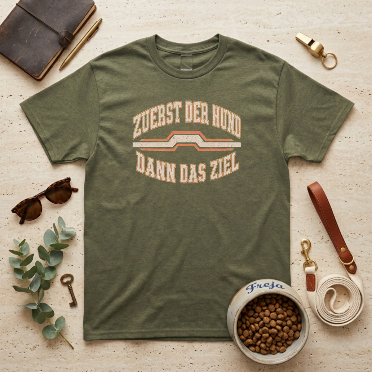 Zuerst der Hund dann das Ziel – Unisex T-Shirt