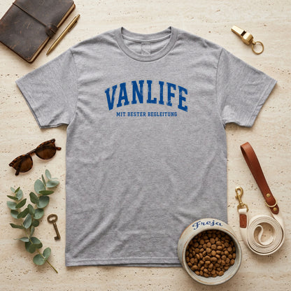 Vanlife mit bester Begleitung – Unisex T-Shirt