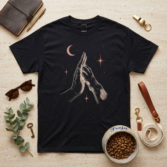 High Five – Hand und Pfote – Unisex T-Shirt