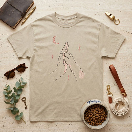 High Five – Hand und Pfote – Unisex T-Shirt