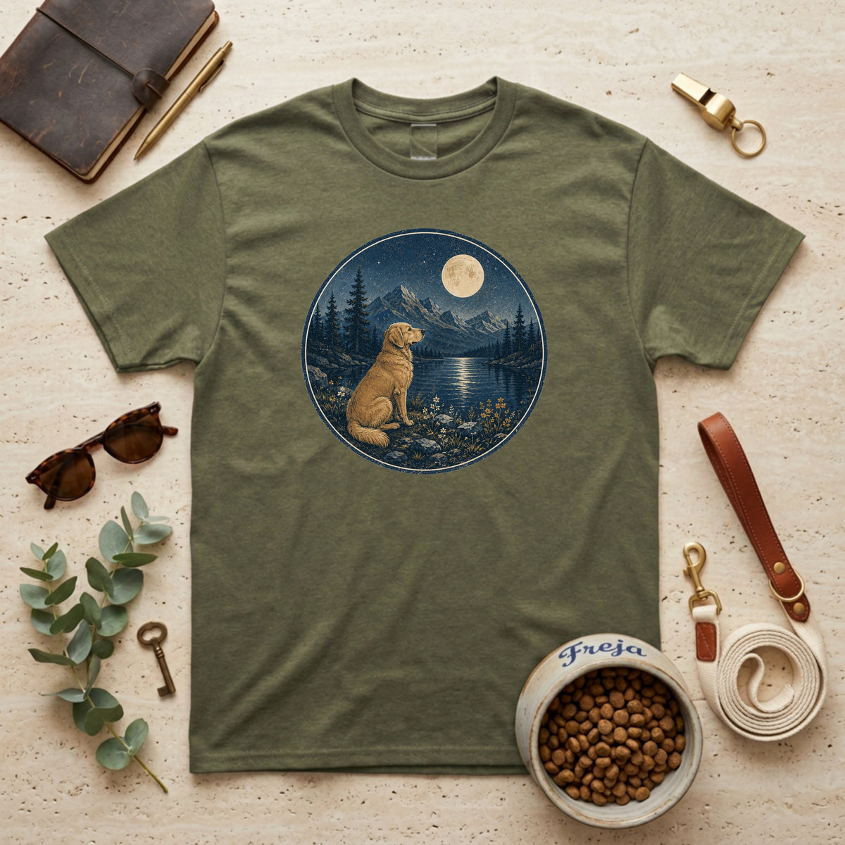 Golden Retriever am Bergsee – Unisex T-Shirt