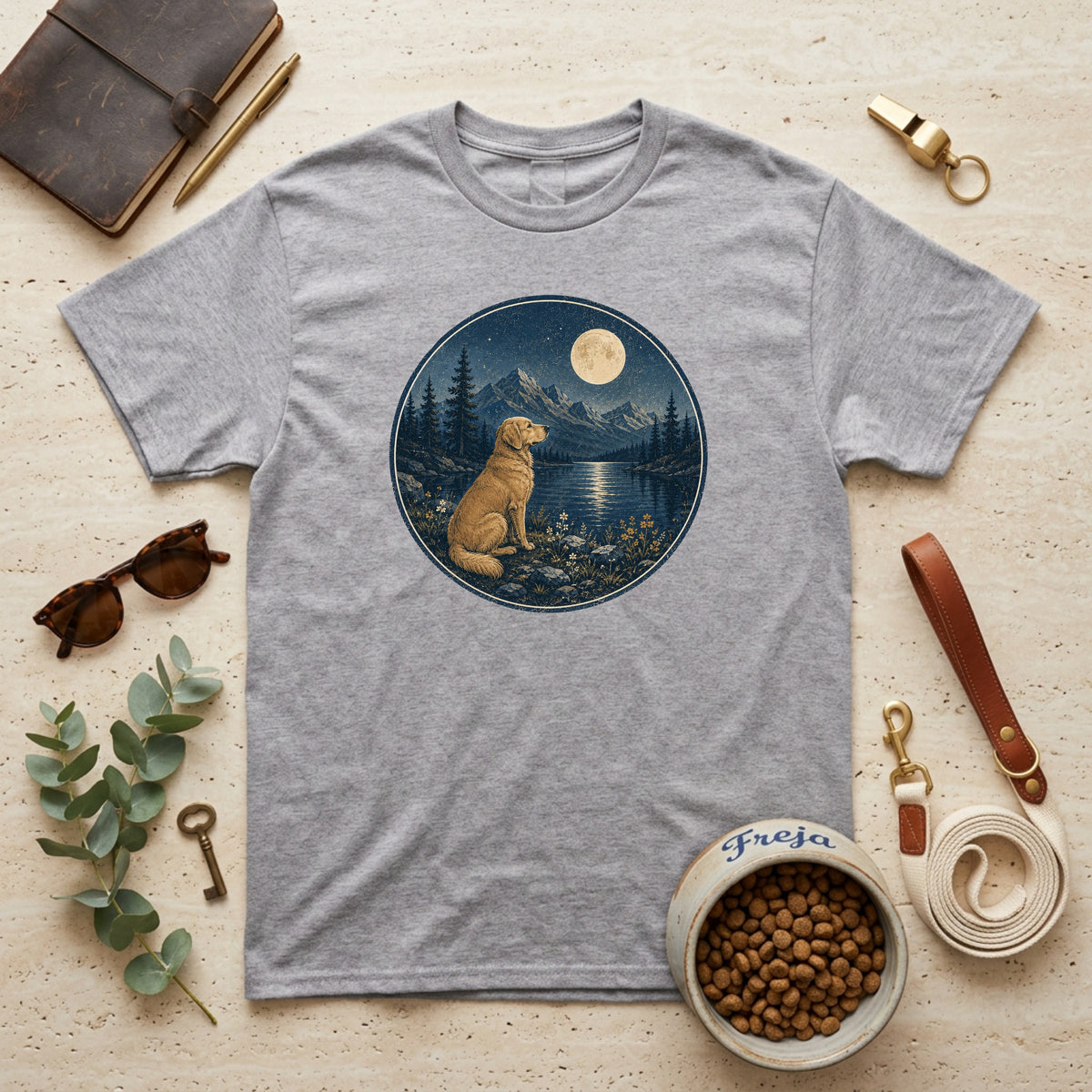 Golden Retriever am Bergsee – Unisex T-Shirt