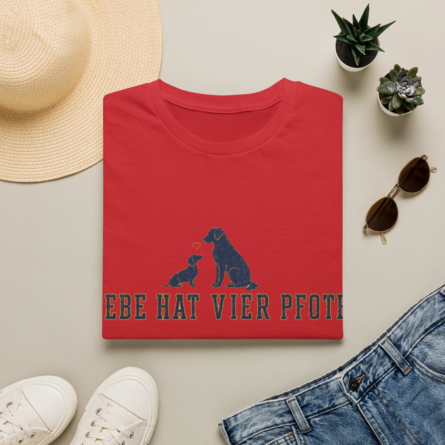 T-Shirt — "Liebe hat vier Pfoten"