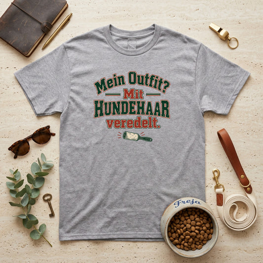 Mit Hundehaar veredelt – Varsity Unisex T-Shirt